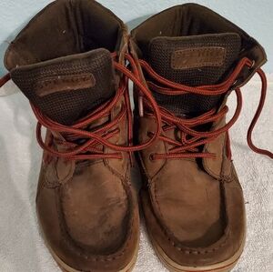 Boys Sperry boot
